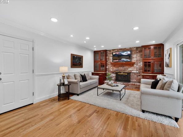 2320 Sandpiper Way, Pleasanton CA 94566