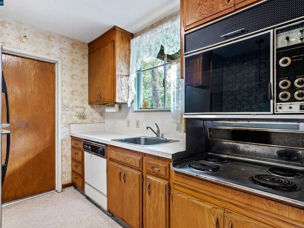 1007 Pleasant Valley Dr, Pleasant Hill CA 94523