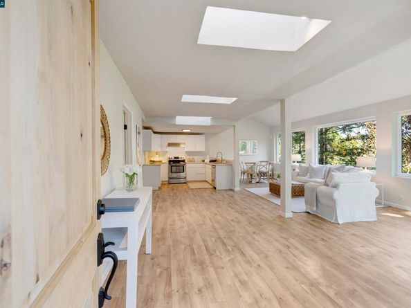33 Marston Rd, Orinda CA 94563