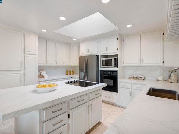 33 Marston Rd, Orinda CA 94563