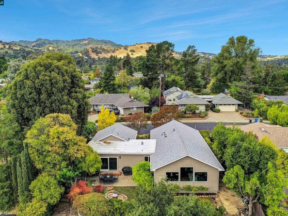 1430 Piedra Dr, Walnut Creek CA 94597
