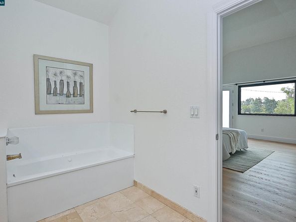 7548 Altura Place, Oakland CA 94605