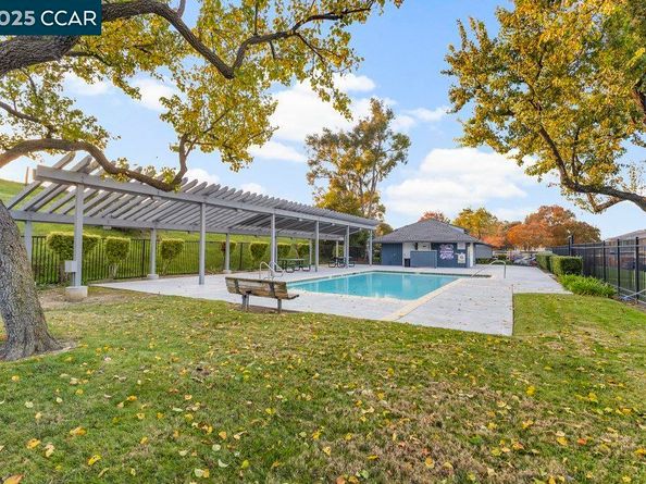 1048 Spring Valley Common, Livermore CA 94551