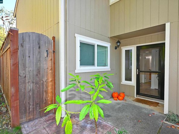 2514 Fern Leaf Ln, Martinez CA 94553