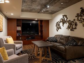 311 Oak Street 829, Oakland CA 94607