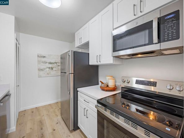 4 Commodore Drive D335, Emeryville CA 94608