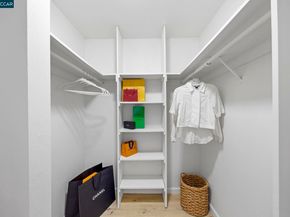 4 Commodore Drive D335, Emeryville CA 94608