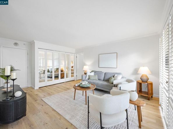 4 Commodore Drive D335, Emeryville CA 94608