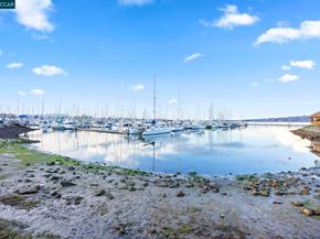 4 Commodore Drive D335, Emeryville CA 94608