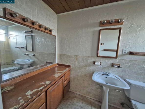 3135 Alta Mira Dr, Richmond CA 94806