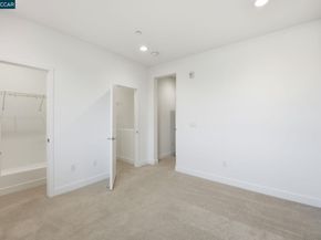 967 24Th St, Oakland CA 94607