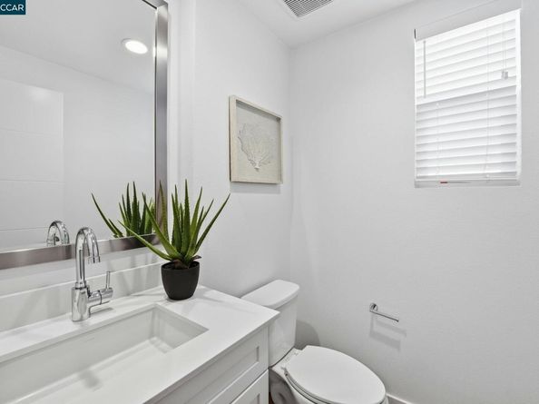 967 24Th St, Oakland CA 94607