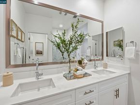 967 24Th St, Oakland CA 94607