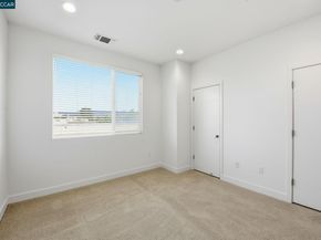 967 24Th St, Oakland CA 94607