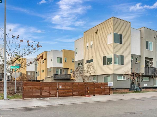 967 24Th St, Oakland CA 94607