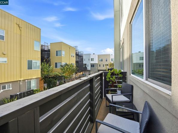 967 24Th St, Oakland CA 94607