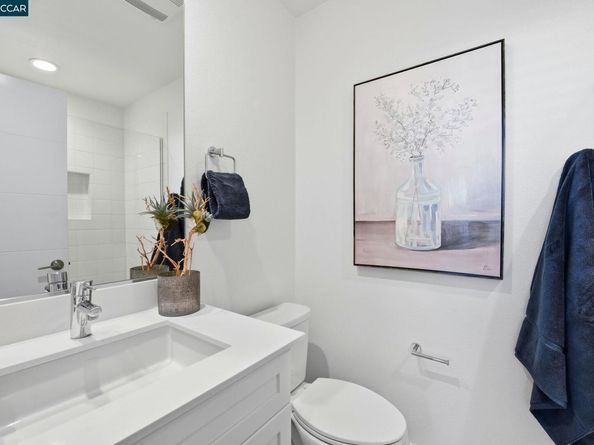 967 24Th St, Oakland CA 94607