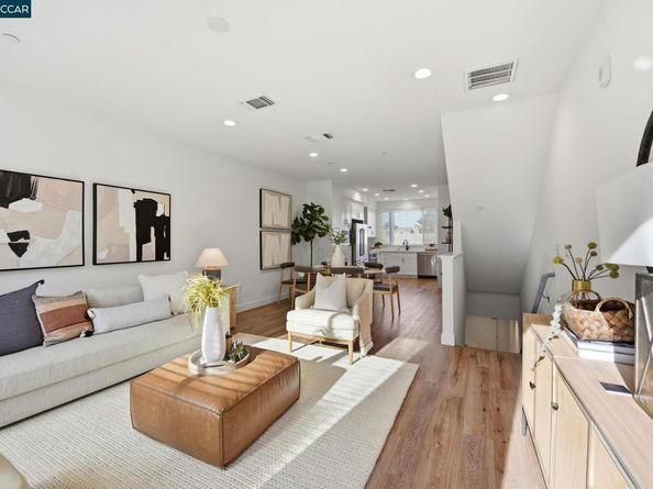 967 24Th St, Oakland CA 94607