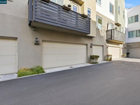 967 24Th St, Oakland CA 94607