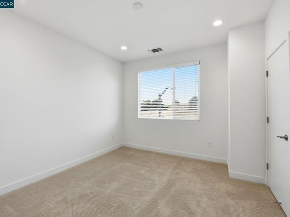 967 24Th St, Oakland CA 94607