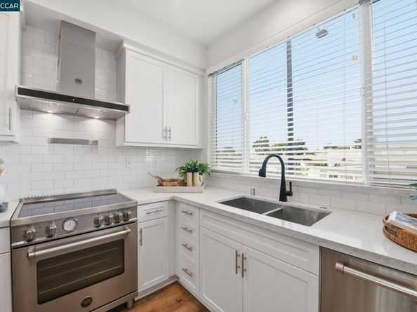 967 24Th St, Oakland CA 94607