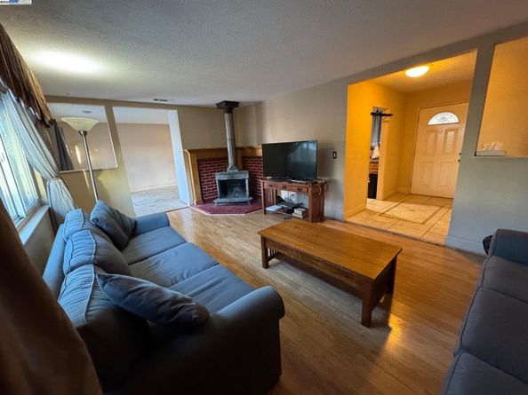 7608 Canterbury Ln, Dublin CA 94568