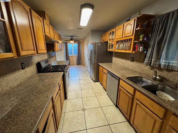 7608 Canterbury Ln, Dublin CA 94568