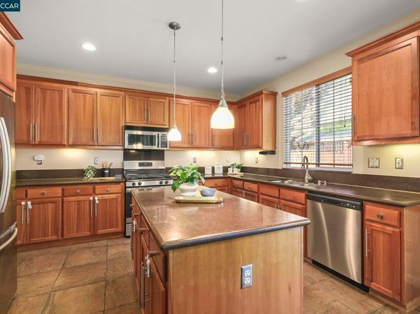 1775 Rose Gate Cmn, Livermore CA 94551