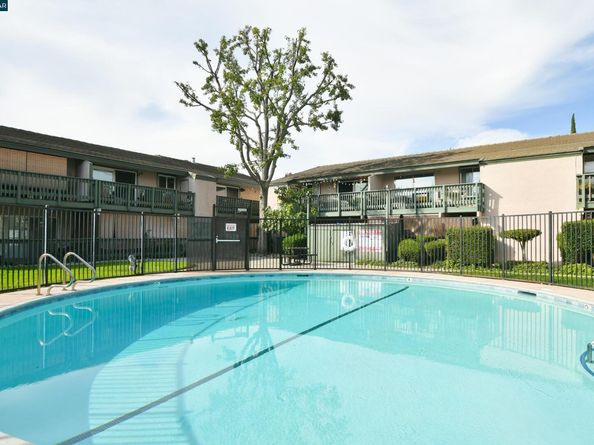 4888 Clayton Rd 6, Concord CA 94521