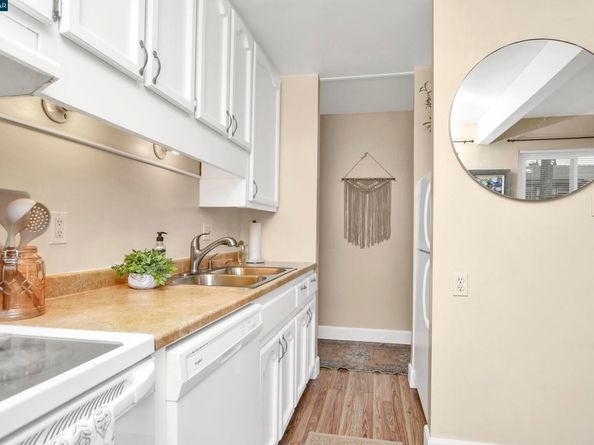 4888 Clayton Rd 6, Concord CA 94521