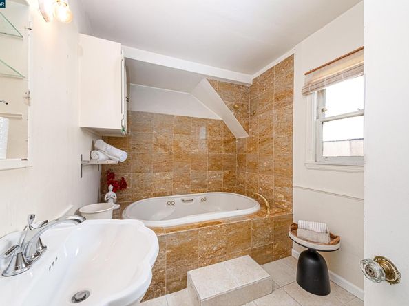 2600 55Th Ave, Oakland CA 94605