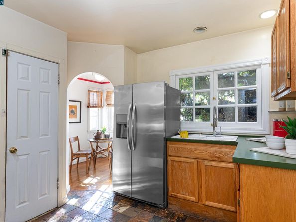 2600 55Th Ave, Oakland CA 94605