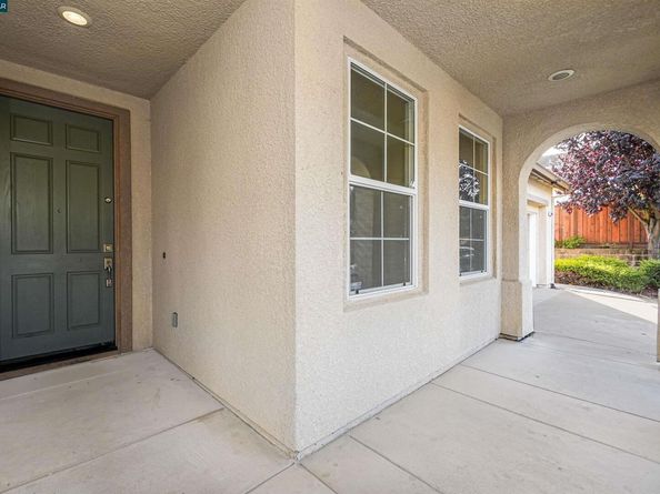 5700 Oakmont Dr, Richmond CA 94806