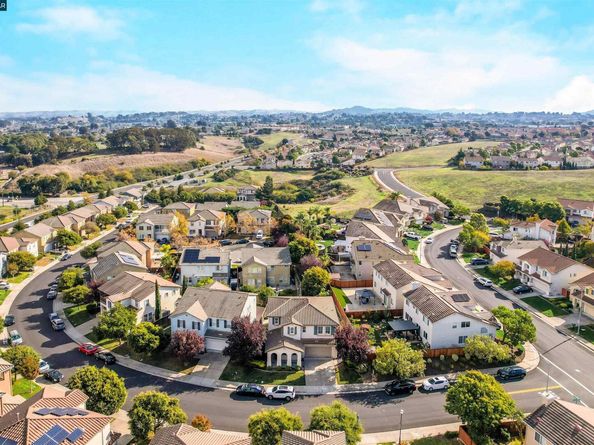 5700 Oakmont Dr, Richmond CA 94806