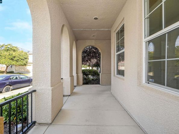 5700 Oakmont Dr, Richmond CA 94806