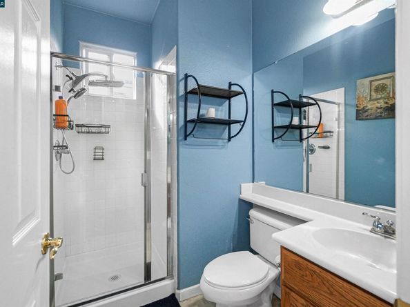 5700 Oakmont Dr, Richmond CA 94806