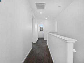 5700 Oakmont Dr, Richmond CA 94806