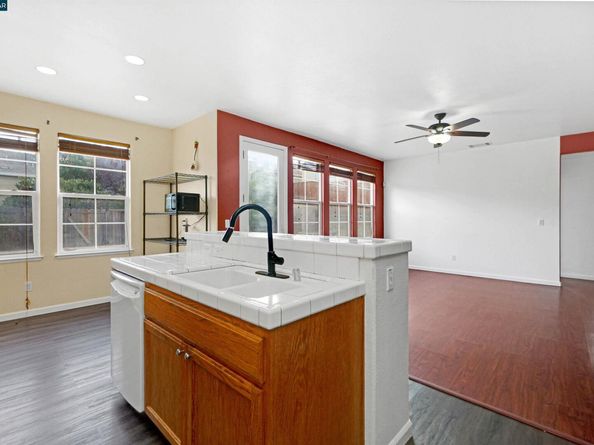 5700 Oakmont Dr, Richmond CA 94806