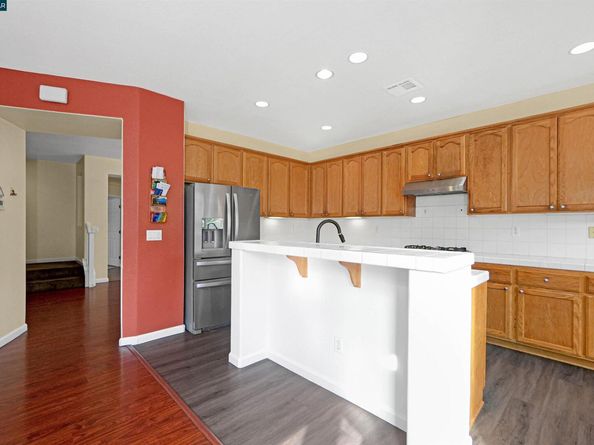 5700 Oakmont Dr, Richmond CA 94806