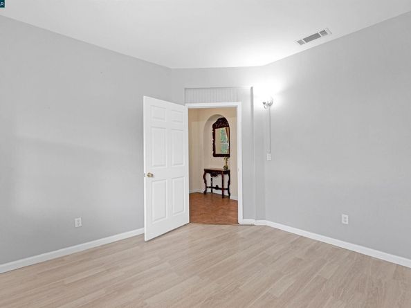 5700 Oakmont Dr, Richmond CA 94806