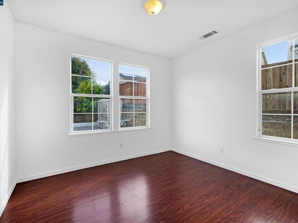 5700 Oakmont Dr, Richmond CA 94806