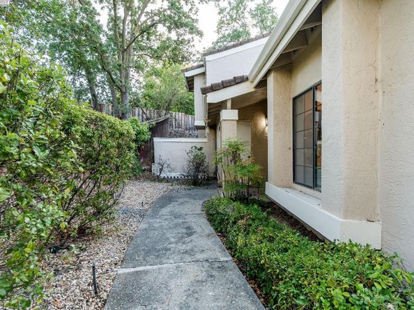 601 Palomino Dr C, Pleasanton CA 94566
