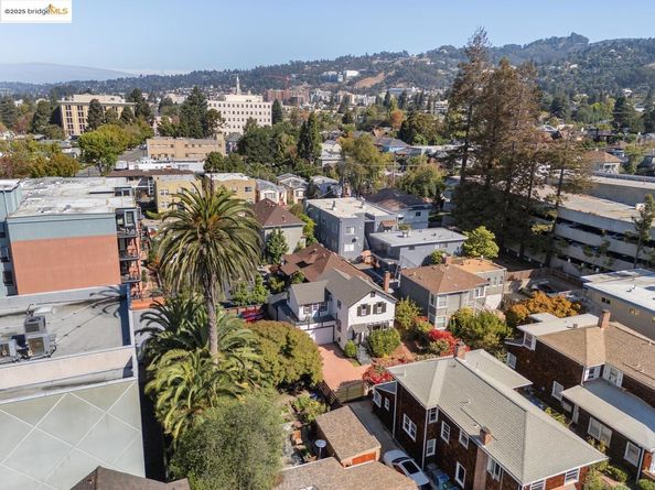 2417 Webster ST, Berkeley CA 94705