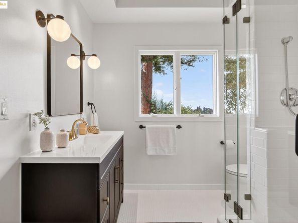 5973 Rincon Dr, Oakland CA 94611