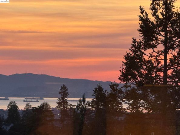 5973 Rincon Dr, Oakland CA 94611