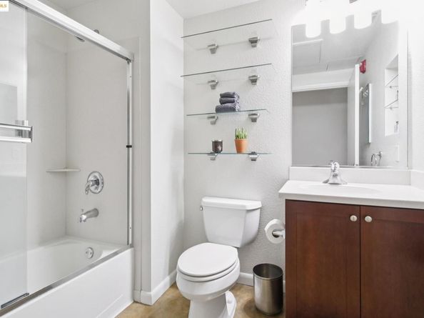 6466 Hollis St 242, Emeryville CA 94608