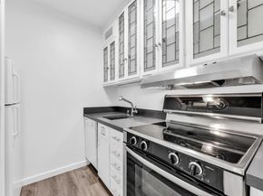 1260 Clay St 207, San Francisco CA 94108