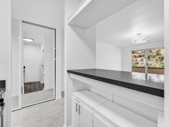 1260 Clay St 207, San Francisco CA 94108