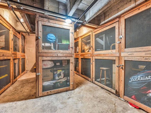 1260 Clay St 207, San Francisco CA 94108