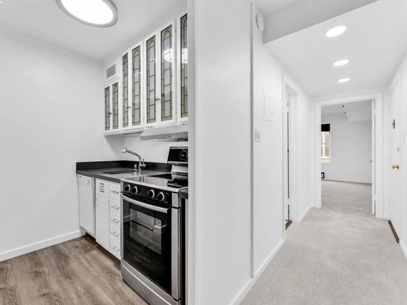 1260 Clay St 207, San Francisco CA 94108